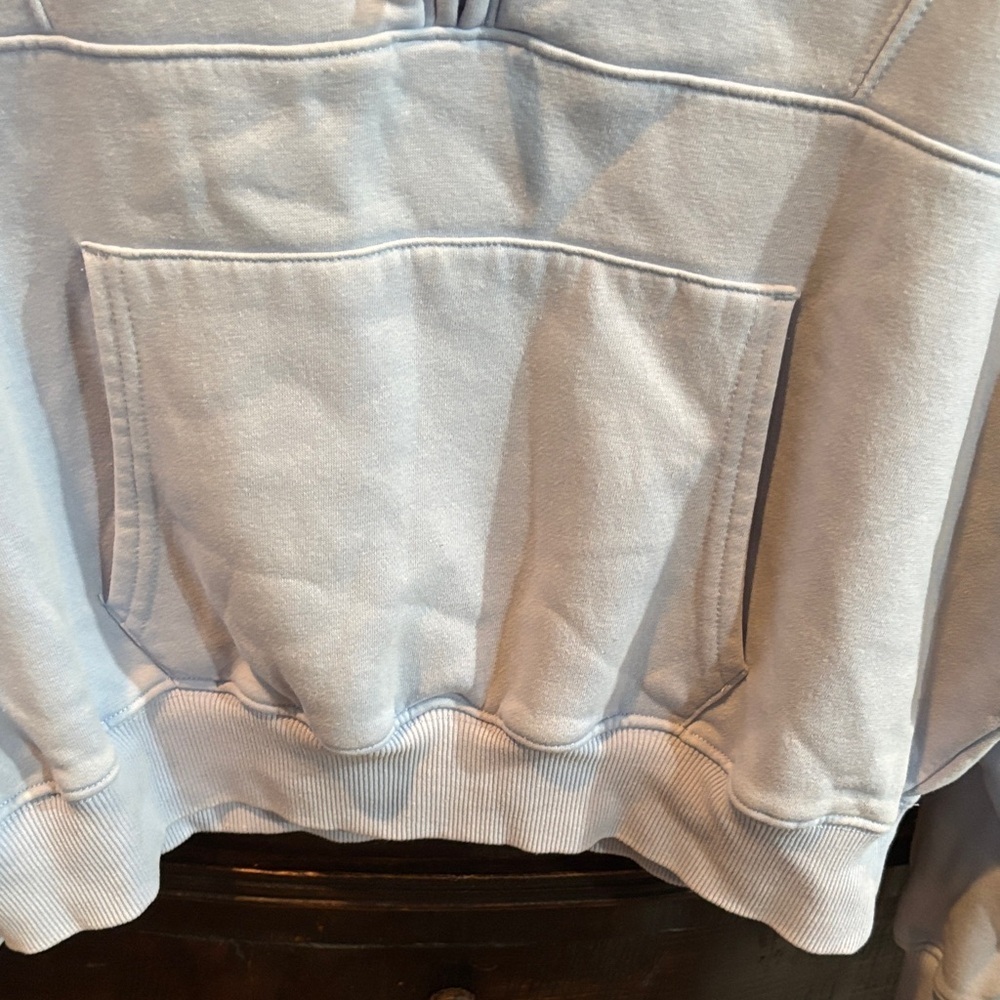 Yogalicious Baby Blue 3/4 zipped pullover - Picture 4 of 4